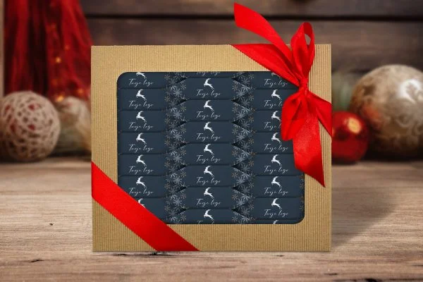 Zestaw Świąteczny - BOX 32 Krówki - Twój projekt, twoje logo - Wzór 3 - Renifer wśród gwiazd