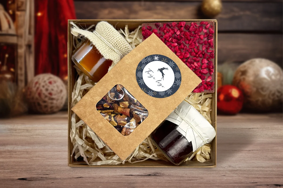 Zestaw Świąteczny - Herbata, konfitura i słodkości - Twój projekt, twoje logo - Wzór 3 - Renifer wśród gwiazd